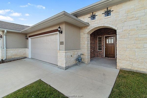 1st image of 1746 Heath Dr