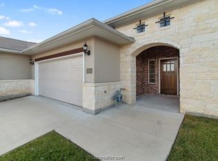 1746 Heath Dr, College Station, TX 77845