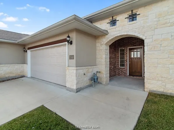 1746 Heath Dr, College Station, TX 77845