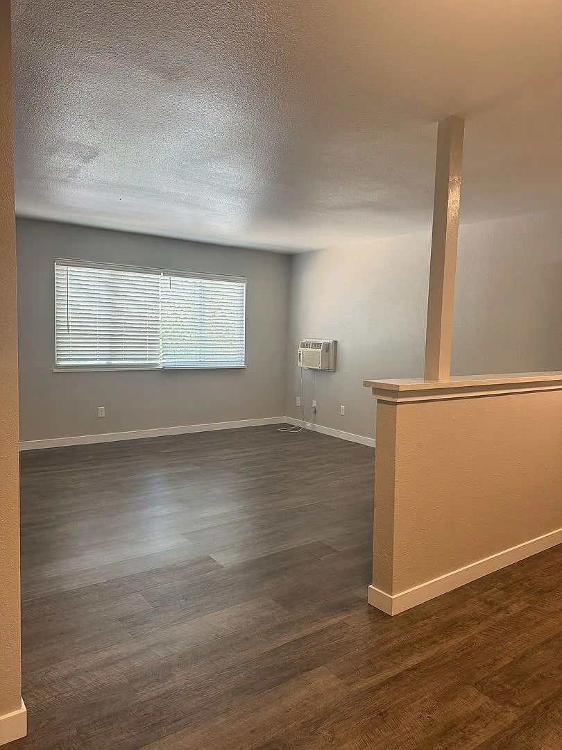 Riverbend Apartments — Photo 3