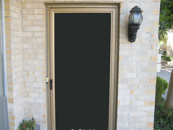 4th image of 4320 Bellaire Dr S APT 114W