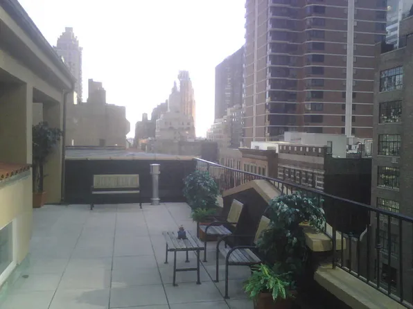 223 East 50th Street image 1 of 2