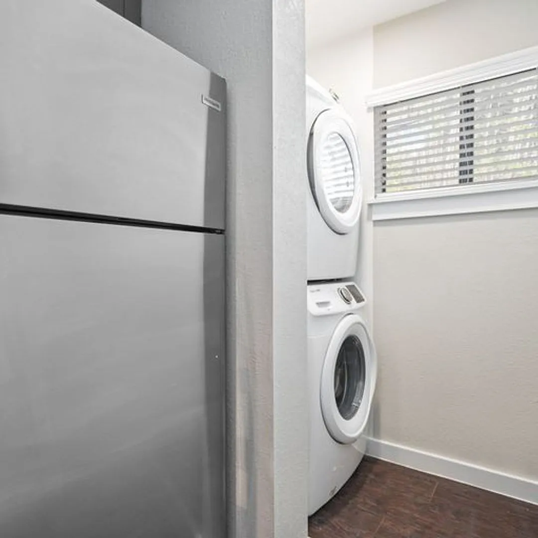 Dream Montrose - 4321 Mount Vernon Street — Photo 4