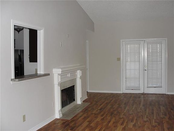 5th image of 3550 Country Square Dr #A