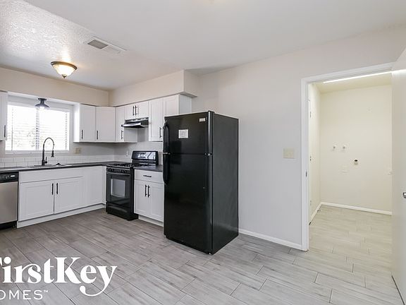 5th image of 2505 E Don Carlos Ave