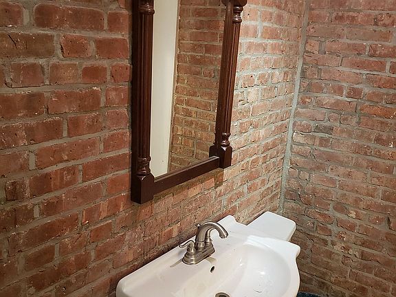 5th image of 387 Convent Ave #1