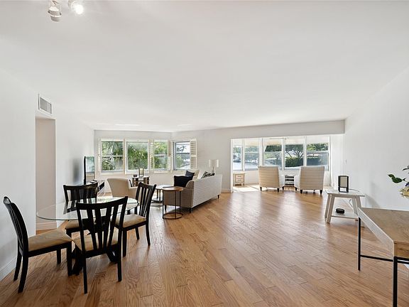 2nd image of 818 SE 4TH Street #201