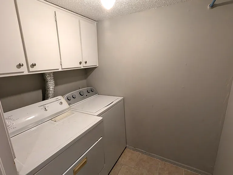 1305 Rebecca Ln — Photo 22