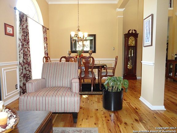 3rd image of 17 Edgecreek