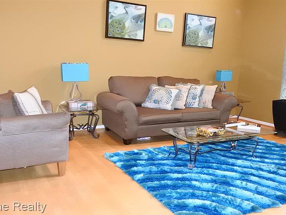 3rd image of 38389 Churchill Ln #1
