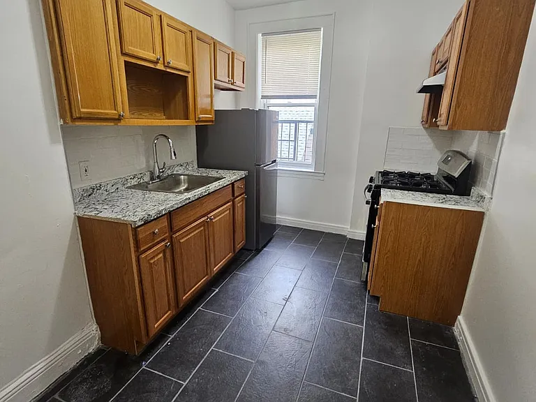 6-8 Glenwood Ave #32 — Photo 4