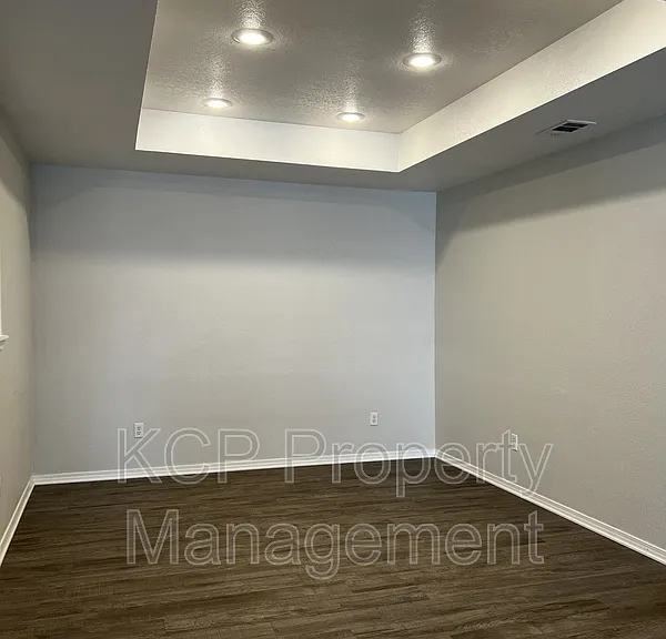 5708 Whitney Cir — Photo 2