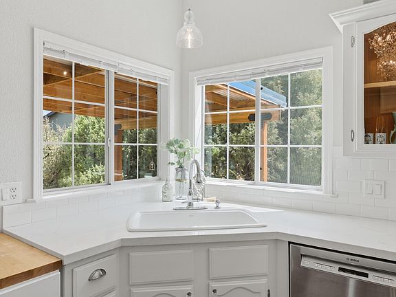 5th image of 311 S Stone Creek Cir