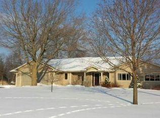 909 Greendale Rd, Sheboygan, WI 53081