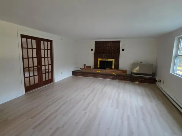 131 Buck St #A, Gorham, ME 04038