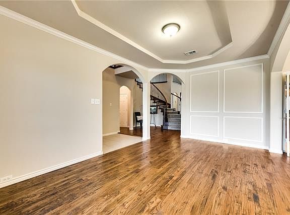 5th image of 313 Palomino Ln