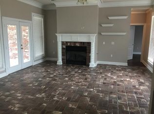 2323 Hunters Trail Dr, Baton Rouge, LA 70816