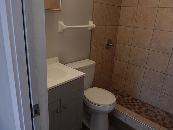 5th image of 3249 Bowie Dr