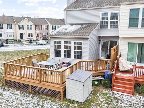3rd image of 1219 Hunter Ln