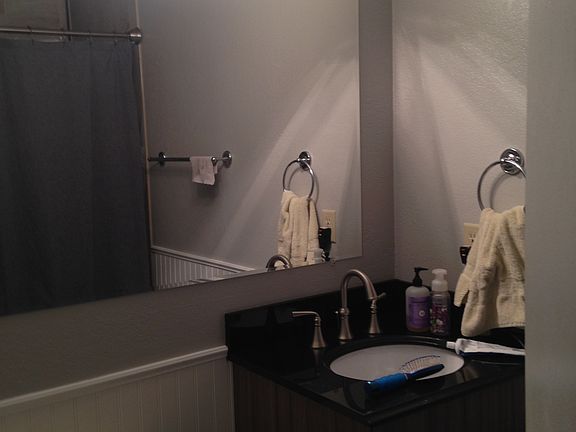 Upstairs full bathroom