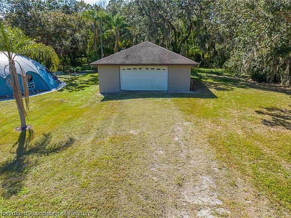 4th image of 465 Highlands Lake Dr