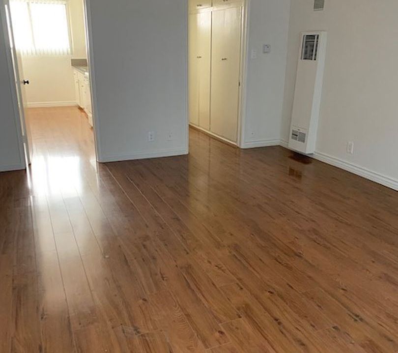 2nd image of 3747 Clarington Ave #1