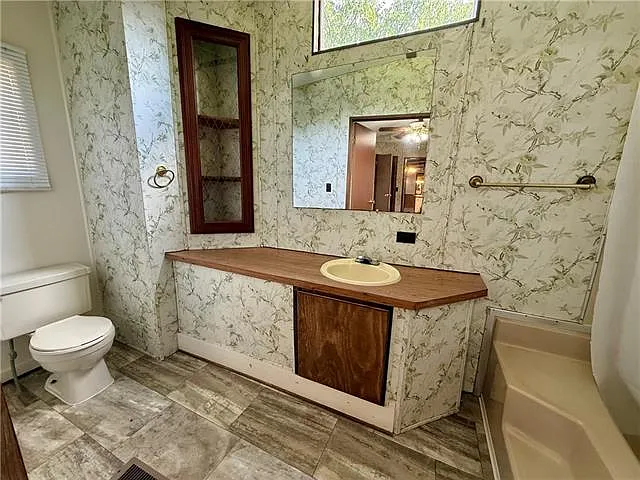 3 bed, 2.0 bath, 1260 sqft, $925 — Photo 3