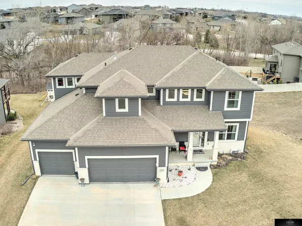 8636 N 169th St, Bennington, NE 68007