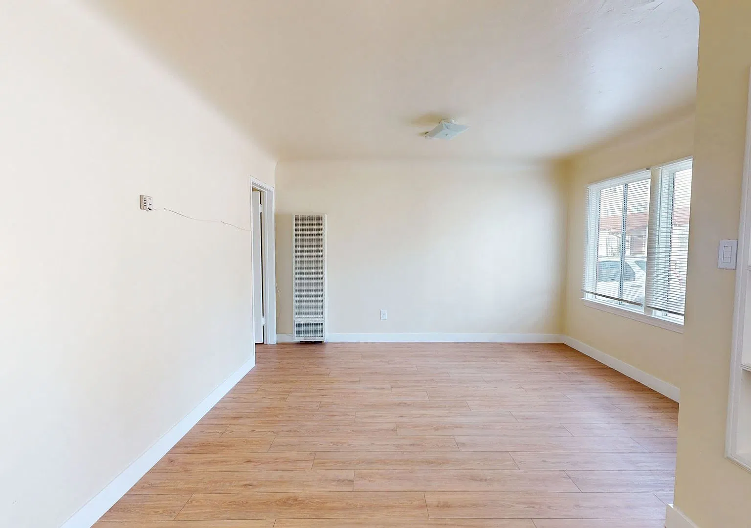 4330fl — Photo 2