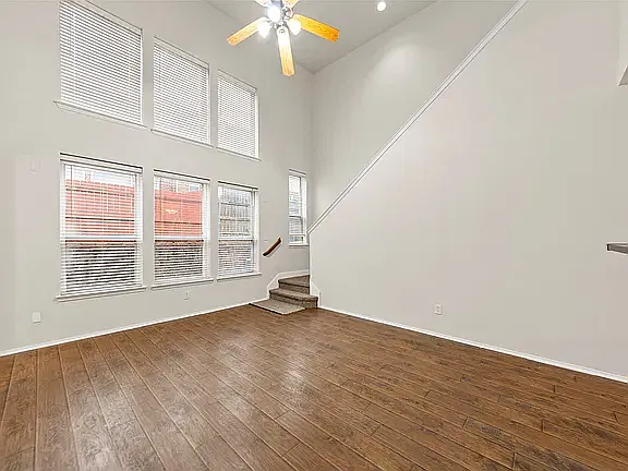 2 bed, 2.5 bath, 1472 sqft, $2,300 — Photo 3