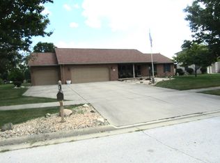 1911 Stonehedge Dr, Findlay, OH 45840