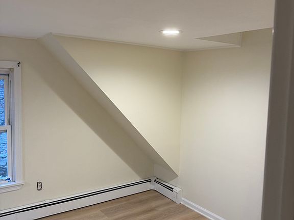 4th image of 160 Peck St #2