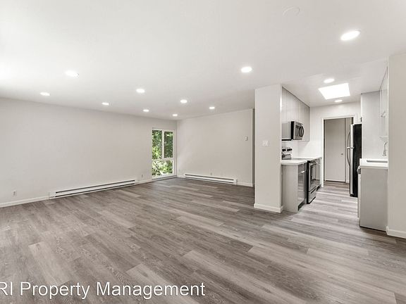 2nd image of 2441 Carlmont Dr #14879419