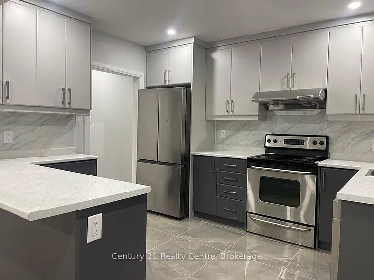 19 Athlone Ave #UPPER LVL — Photo 3