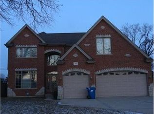557 N Kenilworth Ave, Elmhurst, IL 60126