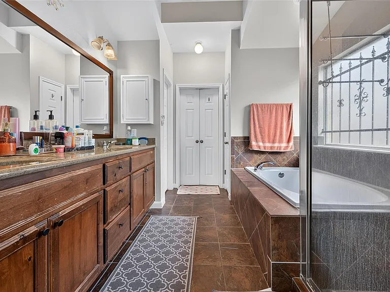 112 Latitude Ln — Photo 17