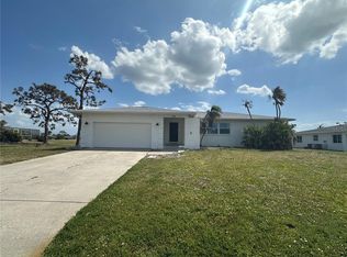 65 Oakland Hills Pl, Rotonda West, FL 33947