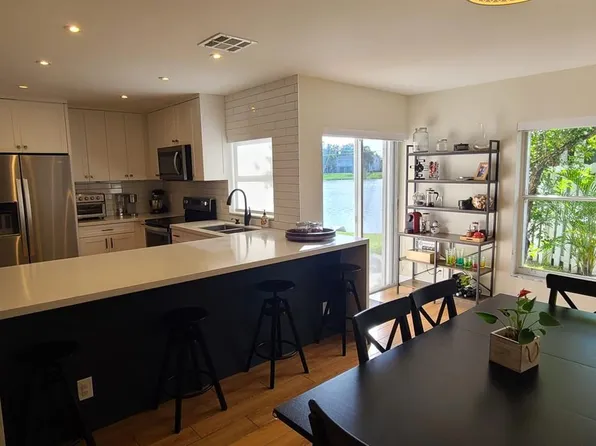 320 SW 99th Ave, Hollywood, FL 33025