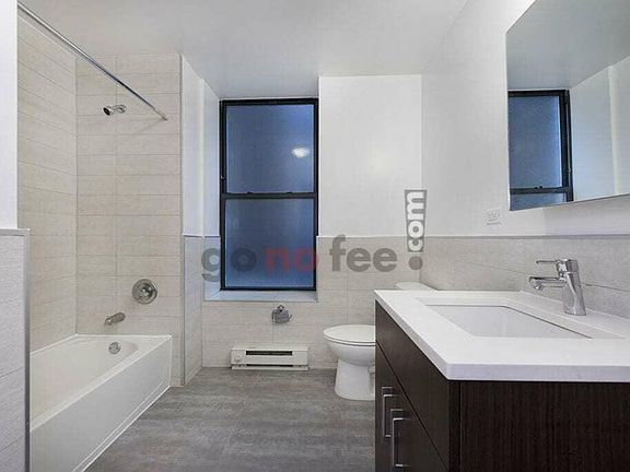 5th image of 272 Manhattan Ave APT 4E