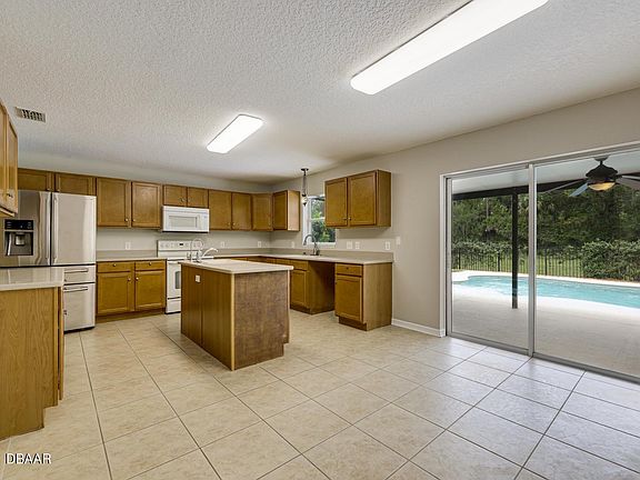 4th image of 3828 Sunset Cove Dr