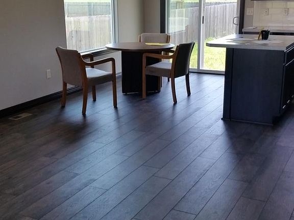 3rd image of 261 W Sunrise Cir