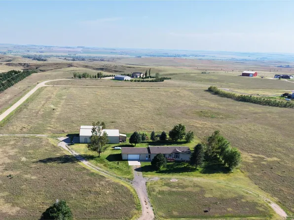 8 Reimers Rd, Ogallala, NE 69153