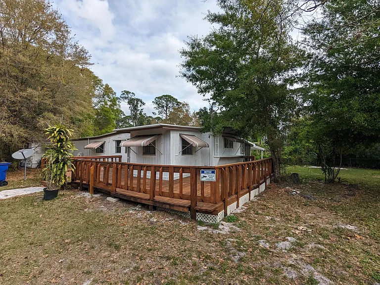 224 Pinehill Ln — Photo 3