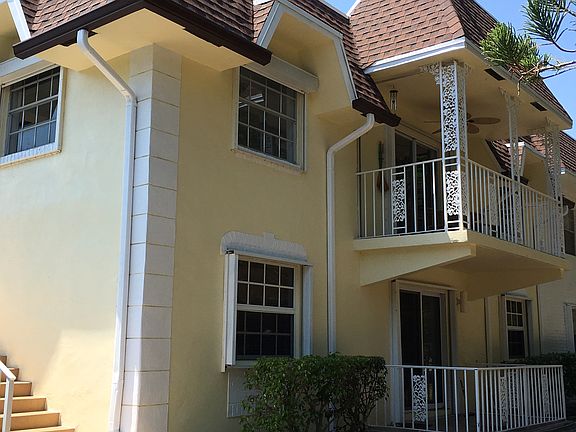 4th image of 702 SE 2nd Ave APT 408