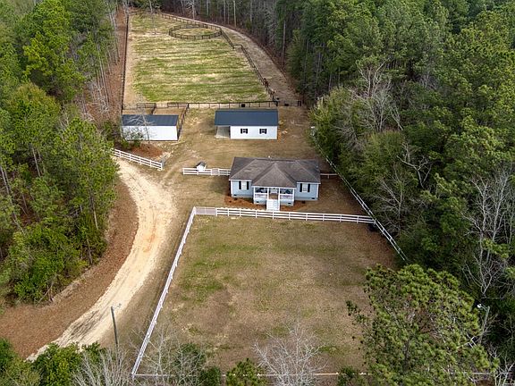 3rd image of 371 Nickletop Rd