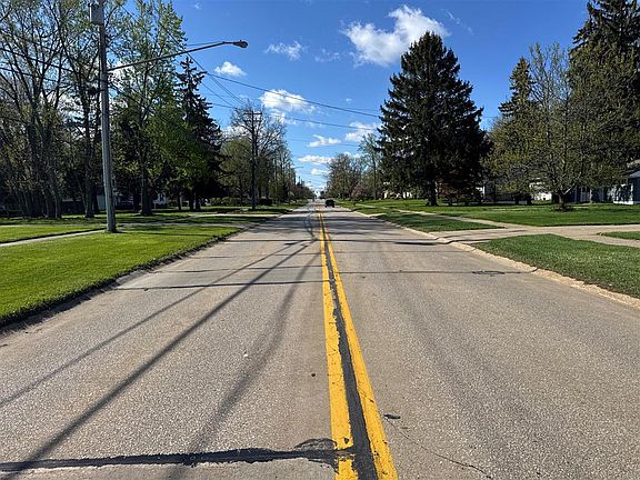 5th image of 995 Lander Rd