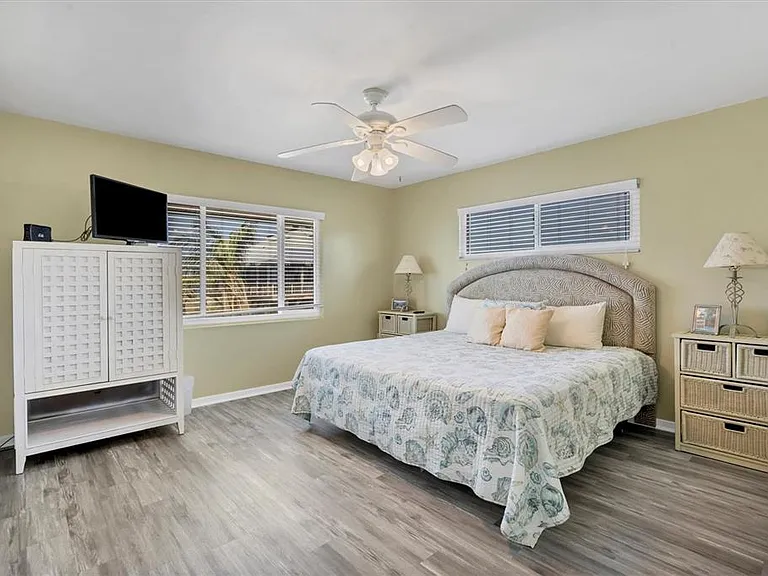 9350 Little Gasparilla Is — Photo 33