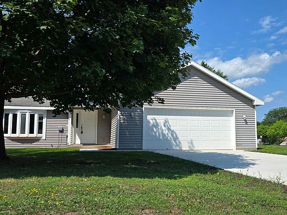 4th image of 524 Wood Way