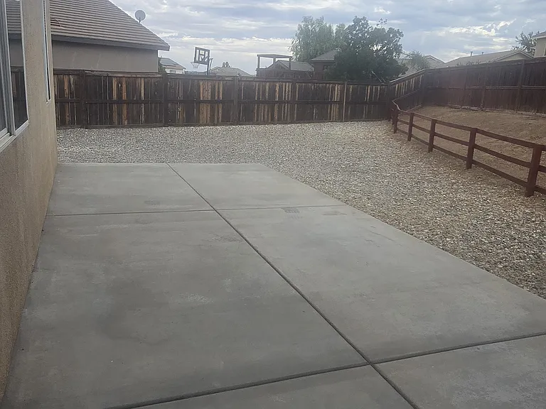 8225 Buchanan Ct — Photo 15