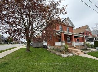 59 5th Ave #A, Saint Thomas, ON N5R 4C7